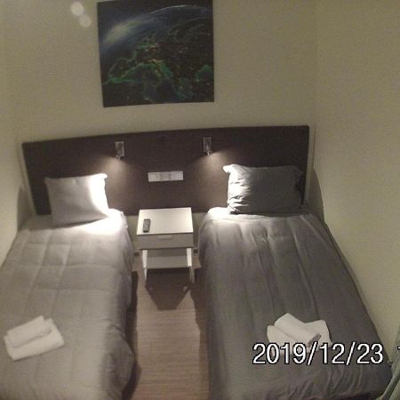 Rent0Nline Brwinow Rooms エクステリア 写真