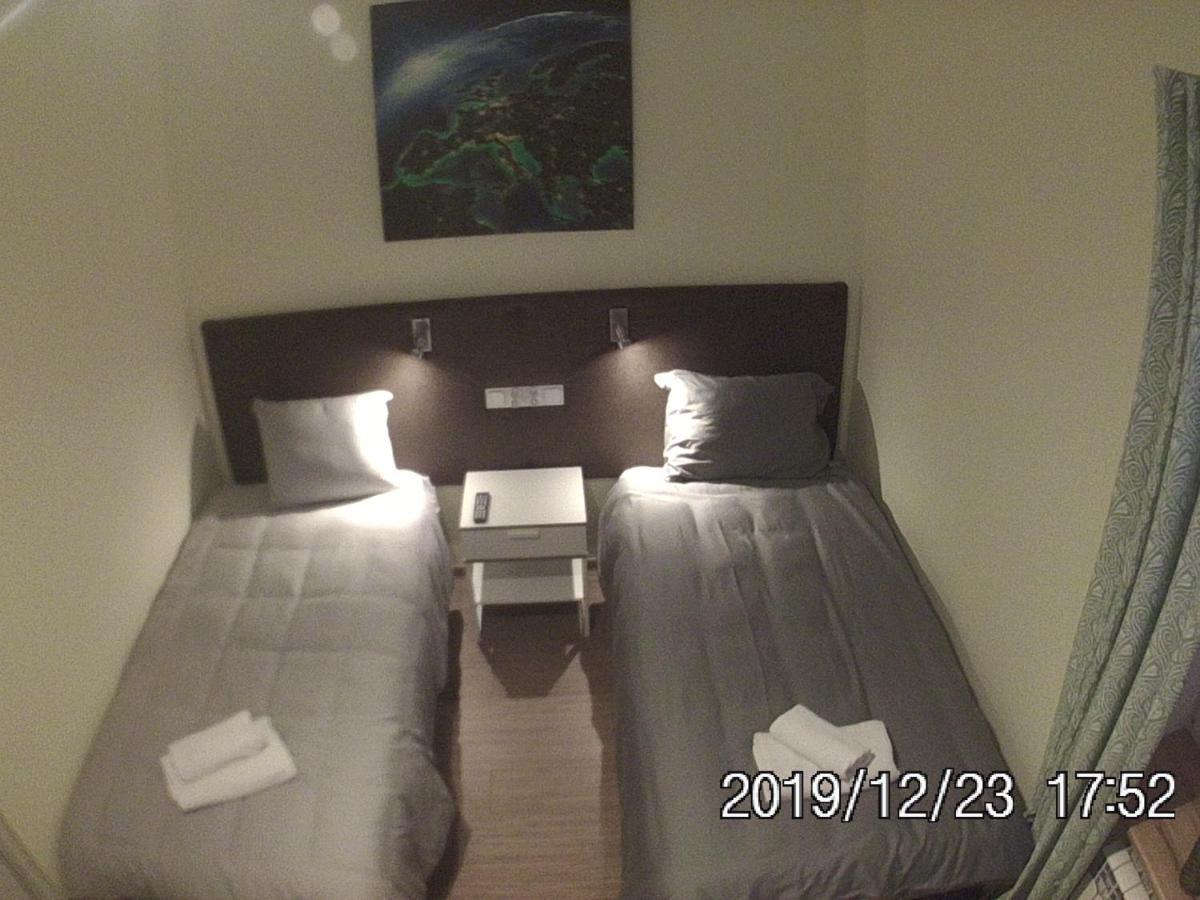 Rent0Nline Brwinow Rooms エクステリア 写真